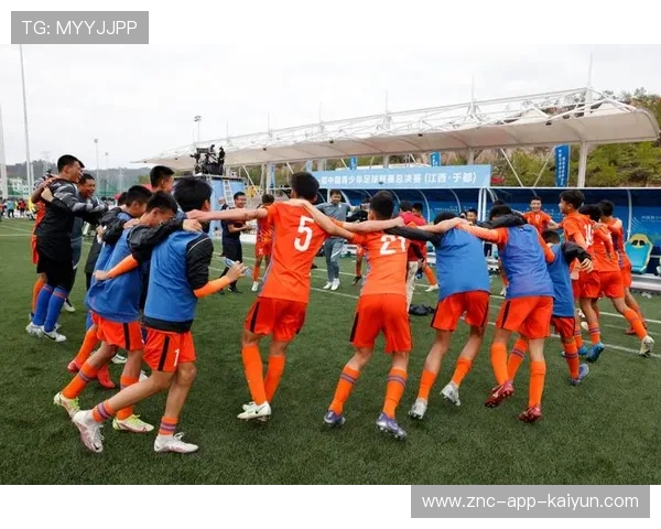 足球俱乐部在青训中推广多语种教育与跨文化适应训练助力国际发展 足球俱乐部在青训中推广多语种教育与跨文化适应训练助力国际发展